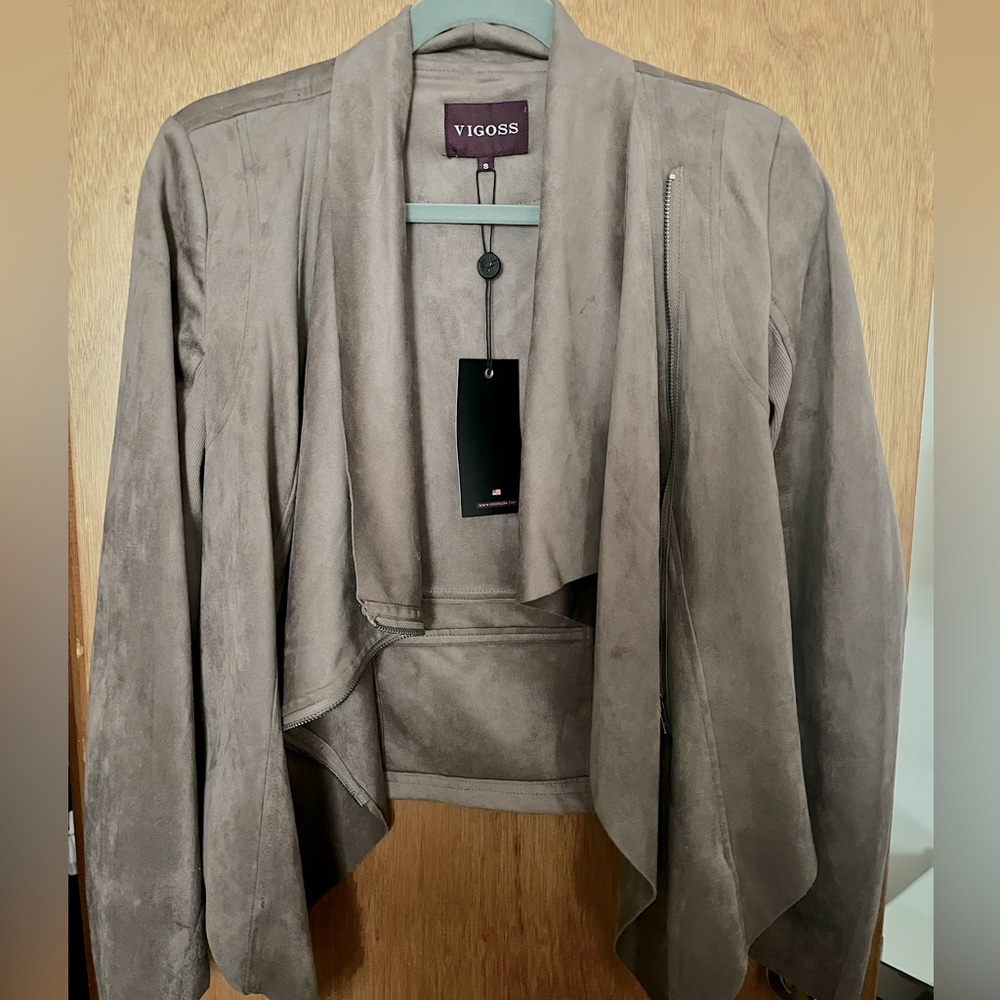 NWT VIGOSS Women's Taupe Faux Suede Jacket